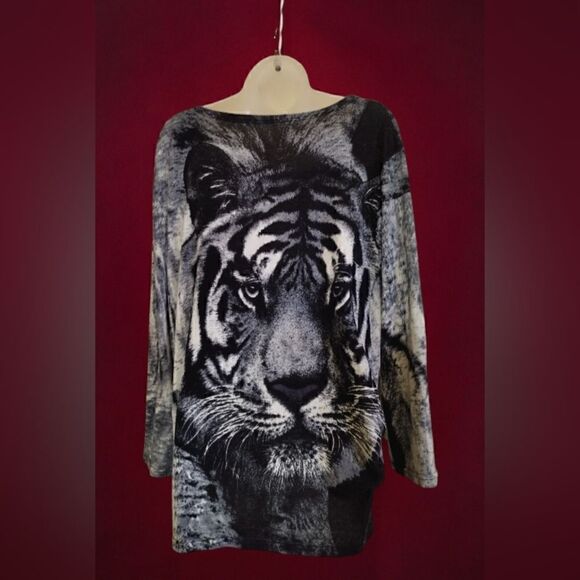 SWEATER with TIGER & RHINESTONE Whiskers SOFT! 2 sides rushed - Picture 2 of 14